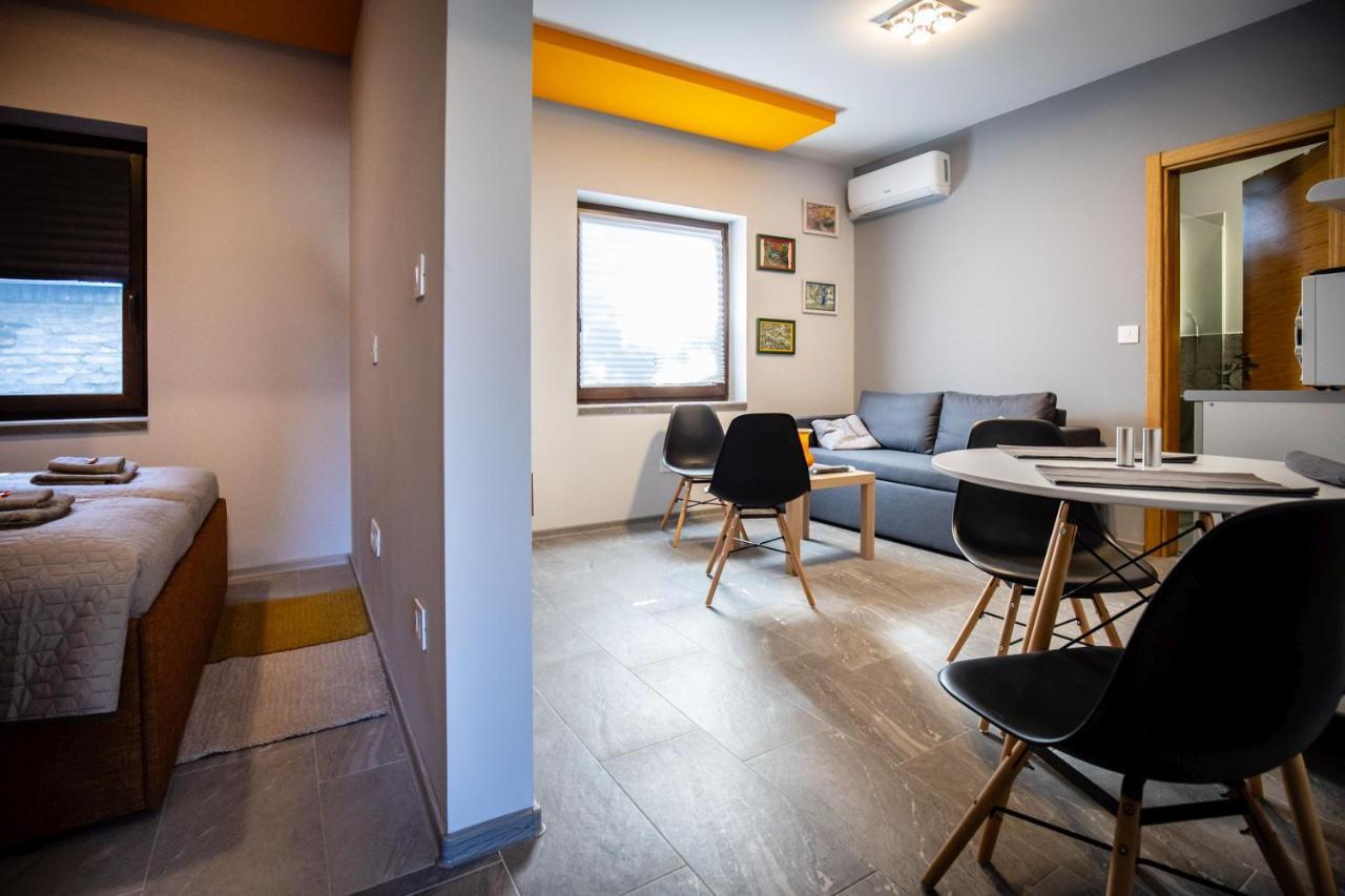 Gray Brick Apartment Subotica Exterior foto