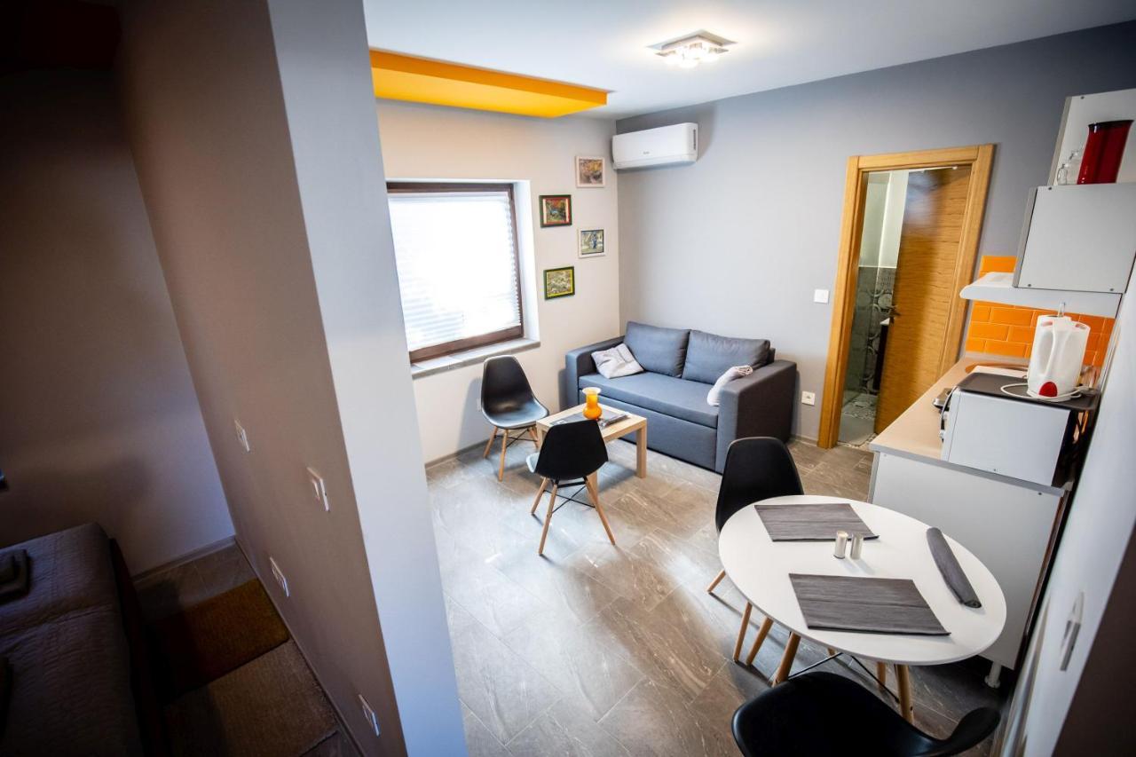 Gray Brick Apartment Subotica Exterior foto