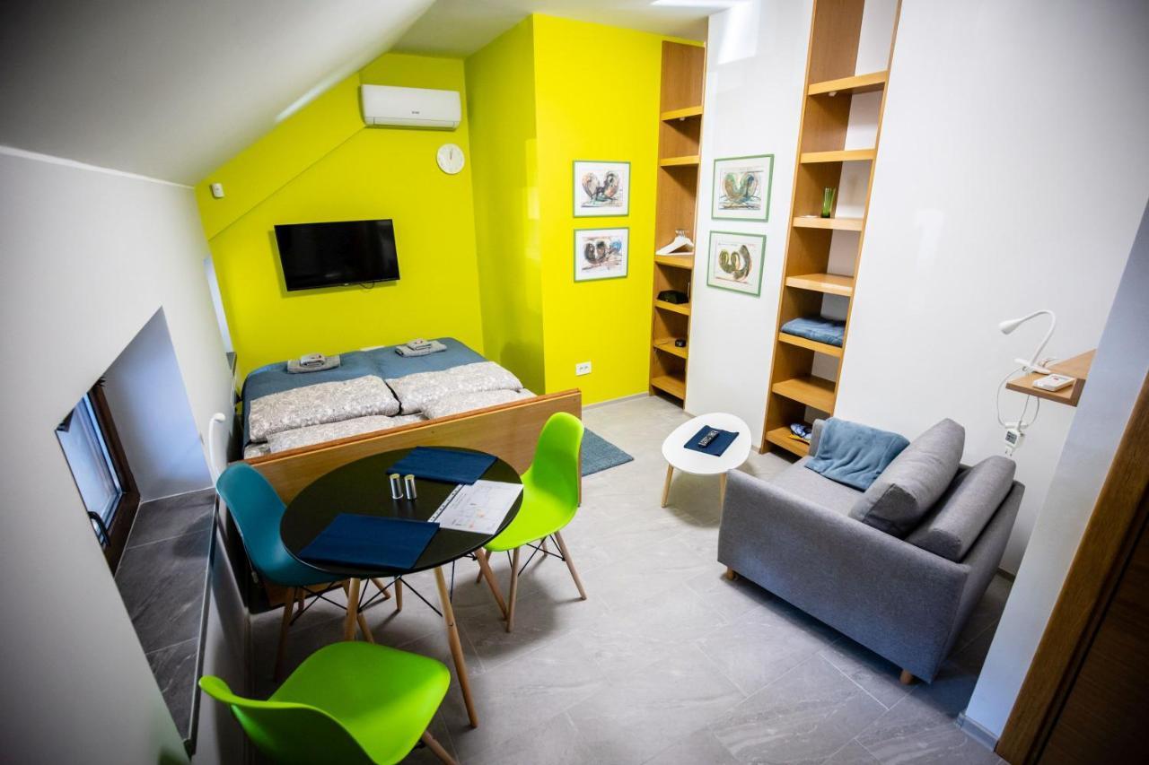 Gray Brick Apartment Subotica Exterior foto