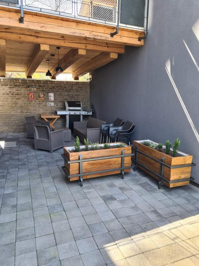 Gray Brick Apartment Subotica Exterior foto